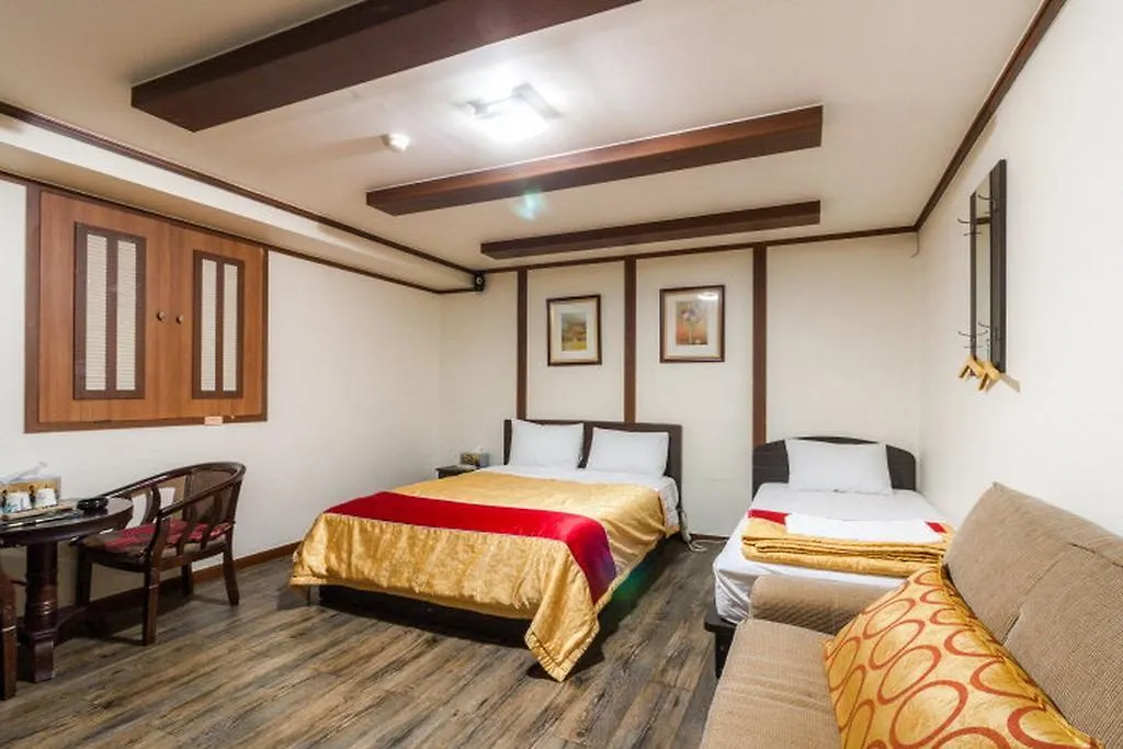 Nine Hotel Incheon